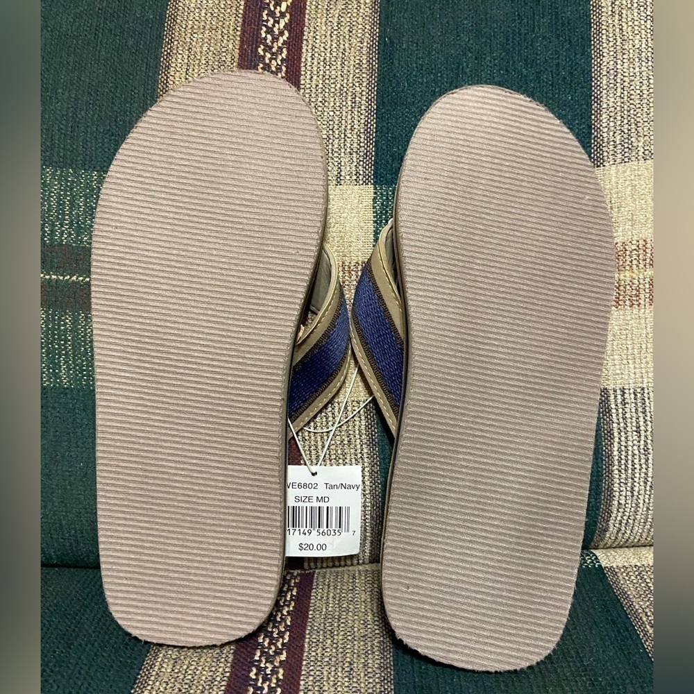 Wembley Mens Size Medium 8-9 Flip-Flops - Picture 7 of 7